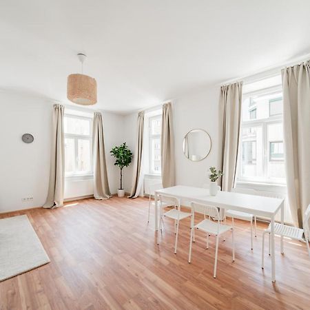 Central Appartment Wina Bagian luar foto