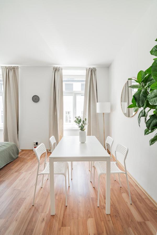 Central Appartment Wina Bagian luar foto